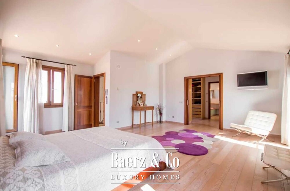 VILLA WITH INTERIOR SWIMMING POOL IN SON BLANC image