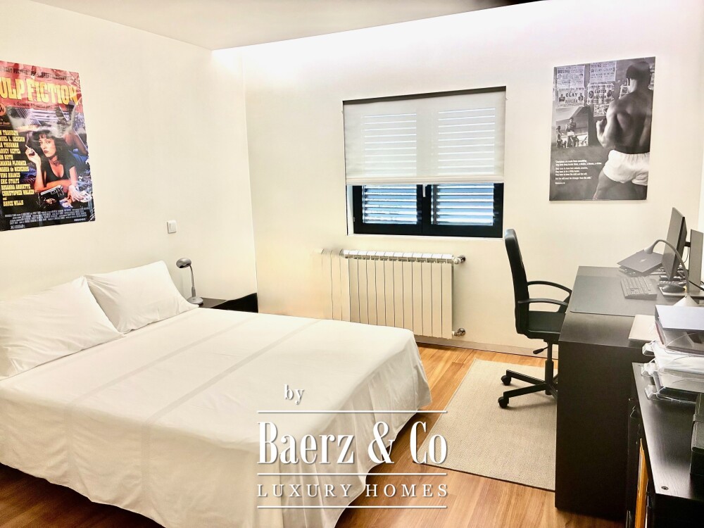 Excellent 5 bedroom villa image
