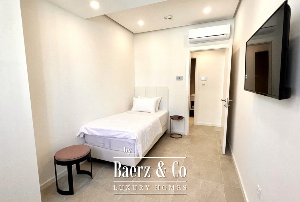 Spacious and Luxurious Apartment next to the Sea in Budva Municipality image