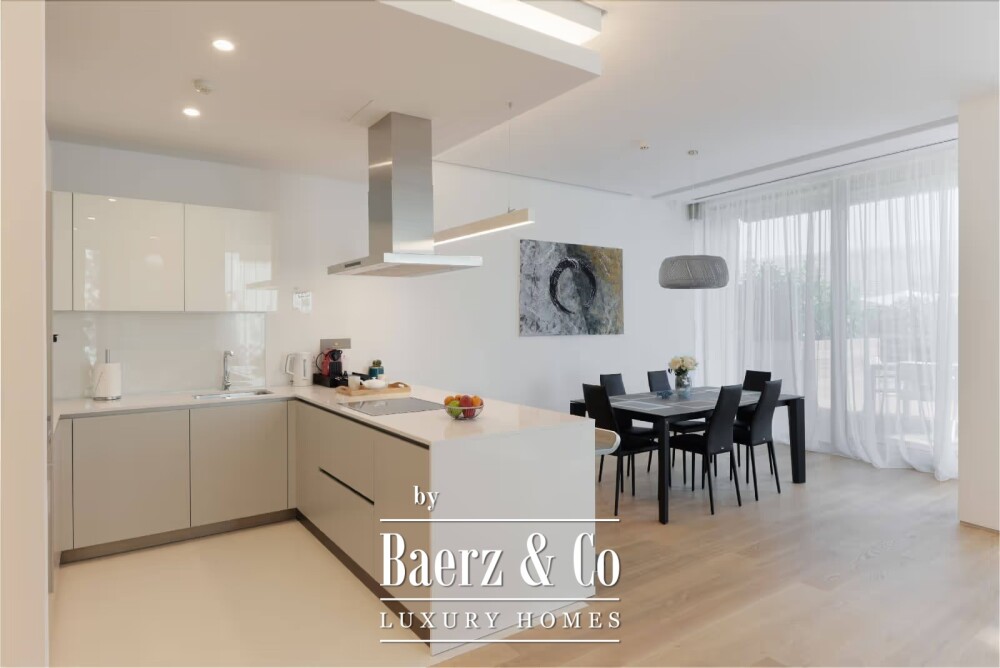 Luxury Apartment in a 5* Hotel in Budva near the Sea image