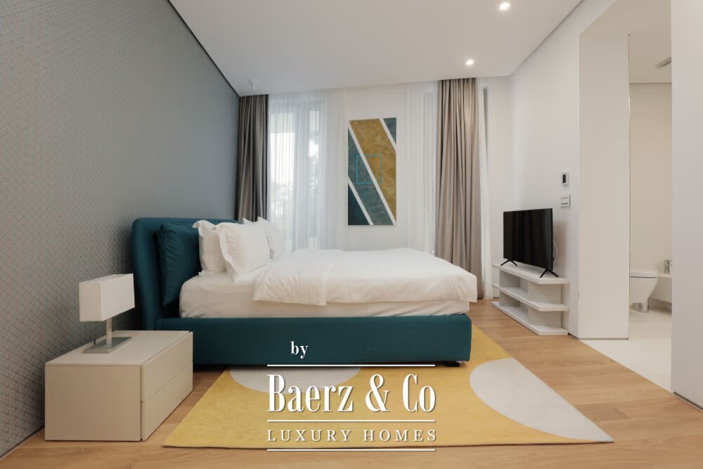 Luxury Apartment in a 5* Hotel in Budva near the Sea image