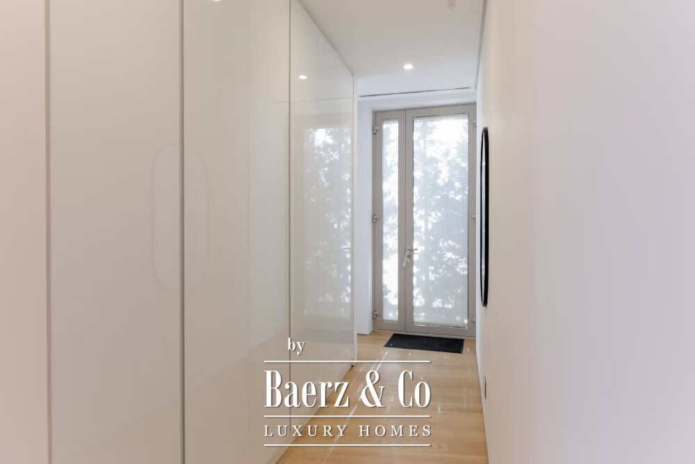 Luxury Apartment in a 5* Hotel in Budva near the Sea image