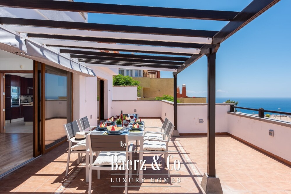 Elegant sea view villa divided into Two Independent Residences image