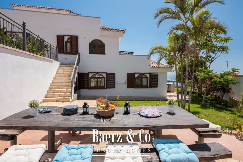 Elegant sea view villa divided into Two Independent Residences image