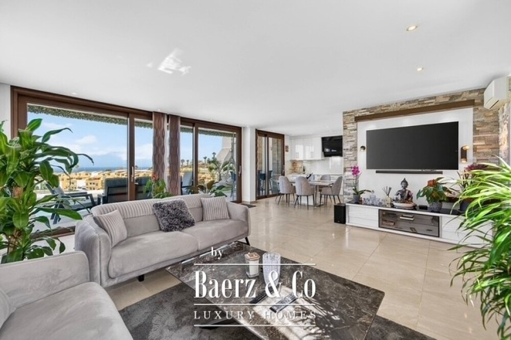 Exclusive Iuxury semi-detached villa with panoramic sea views image