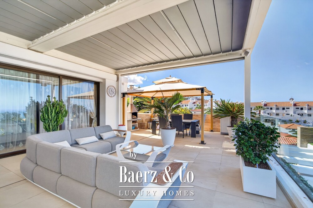 Exclusive Iuxury semi-detached villa with panoramic sea views image