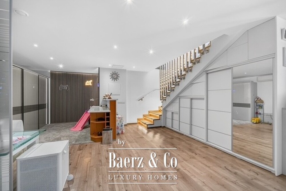 Exclusive Iuxury semi-detached villa with panoramic sea views image