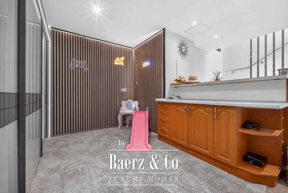 Exclusive Iuxury semi-detached villa with panoramic sea views image