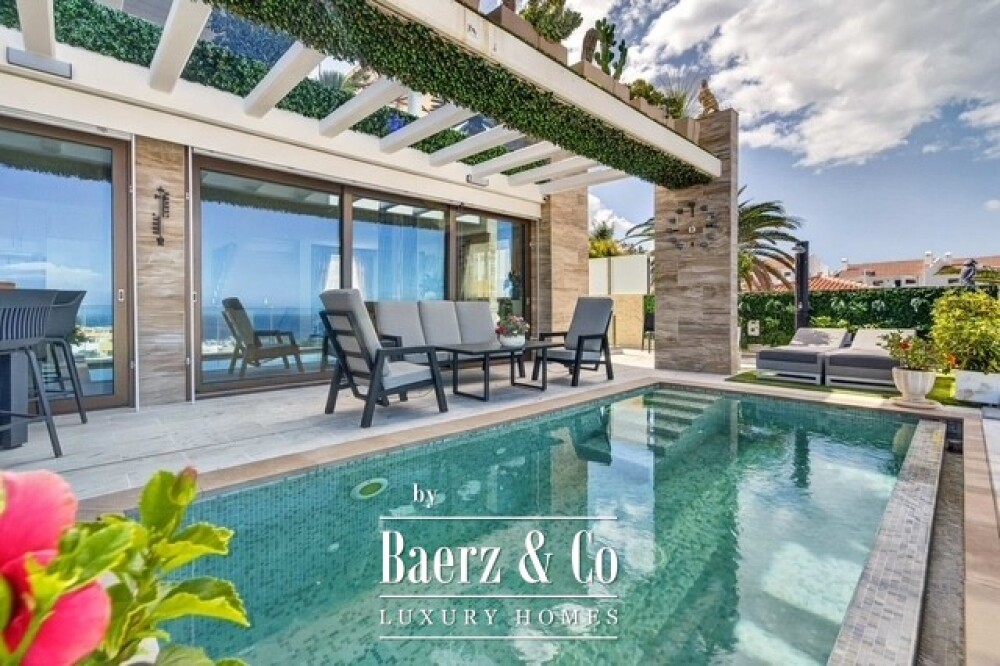 Exclusive Iuxury semi-detached villa with panoramic sea views image
