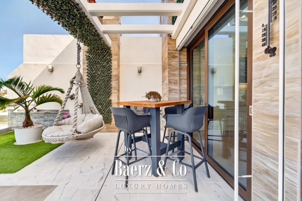 Exclusive Iuxury semi-detached villa with panoramic sea views image