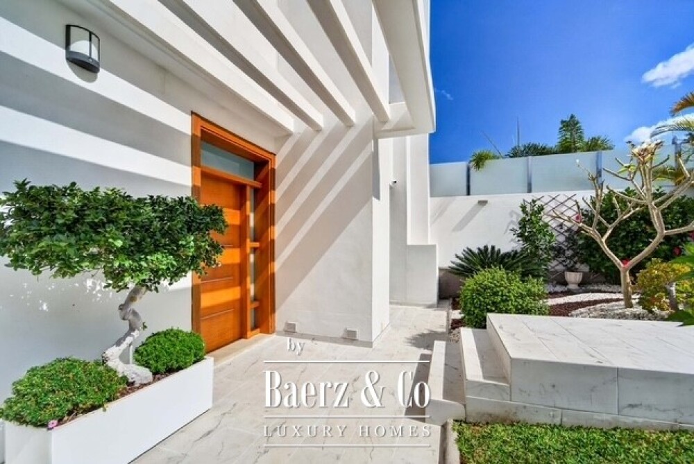 Exclusive Iuxury semi-detached villa with panoramic sea views image