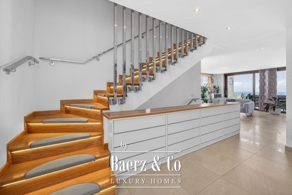 Exclusive Iuxury semi-detached villa with panoramic sea views image