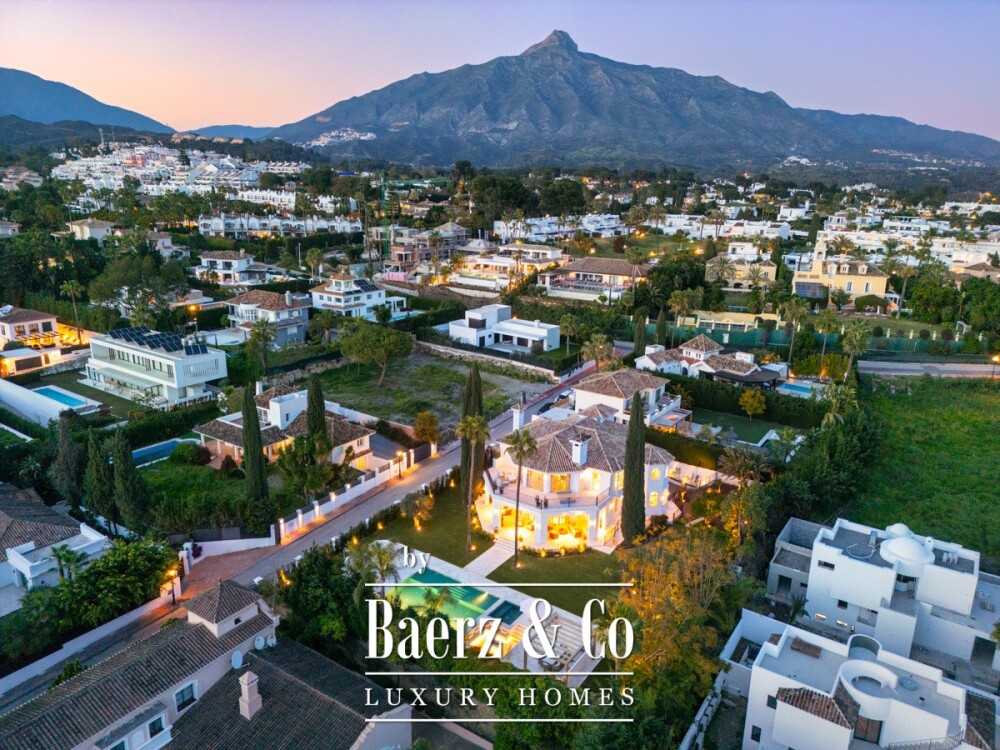 Villa - Nueva Andalucia - Marbella - Ref: 8724 image