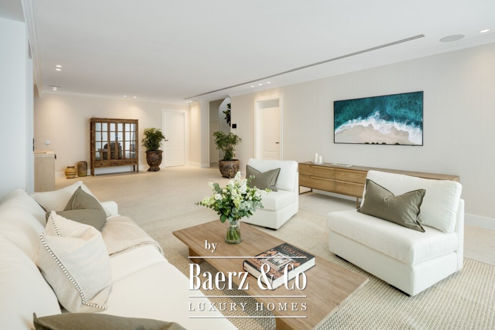 Villa - Nueva Andalucia - Marbella - Ref: 8724 image