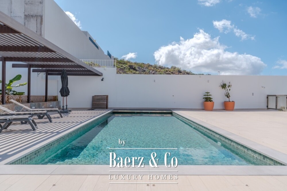 Spacious 5-bedroom villa in Roque del Conde, Tenerife image