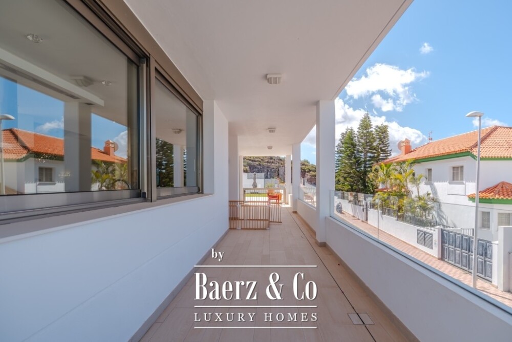 Spacious 5-bedroom villa in Roque del Conde, Tenerife image