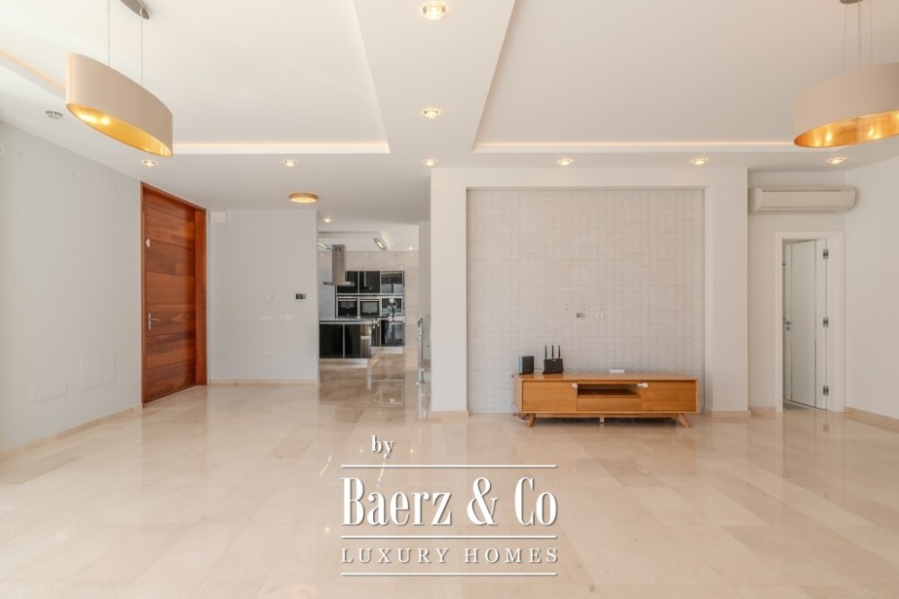 Spacious 5-bedroom villa in Roque del Conde, Tenerife image