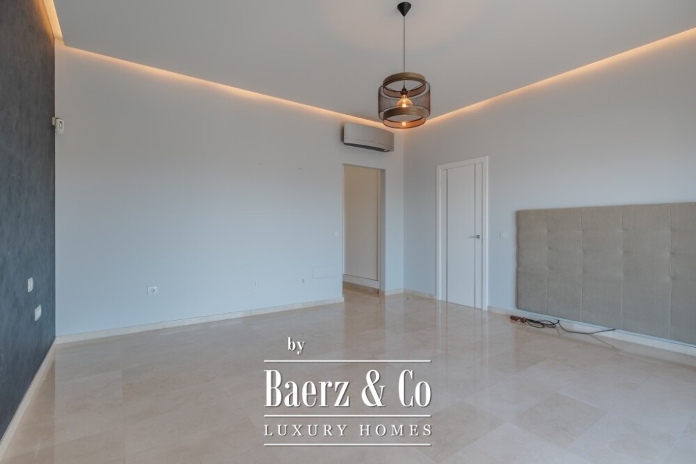 Spacious 5-bedroom villa in Roque del Conde, Tenerife image