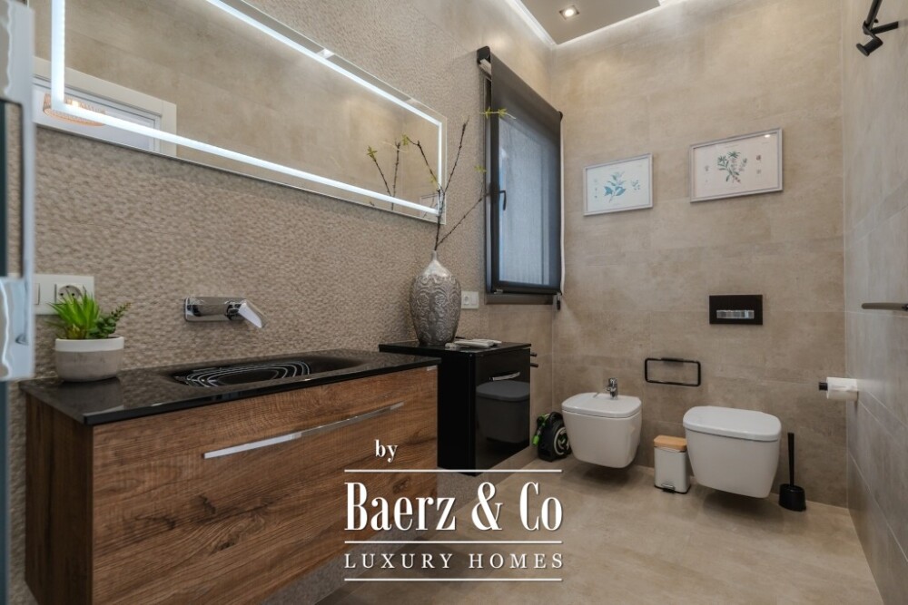 Spacious 5-bedroom villa in Roque del Conde, Tenerife image