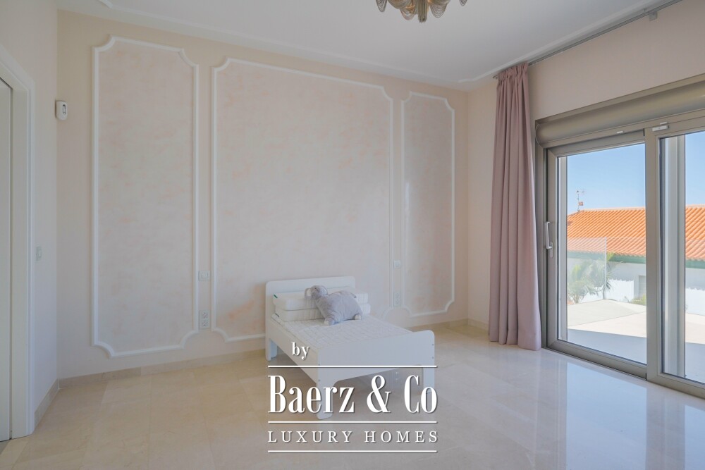 Spacious 5-bedroom villa in Roque del Conde, Tenerife image