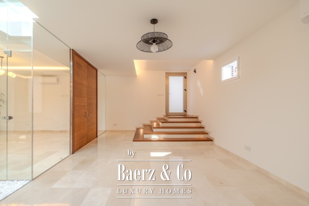 Spacious 5-bedroom villa in Roque del Conde, Tenerife image