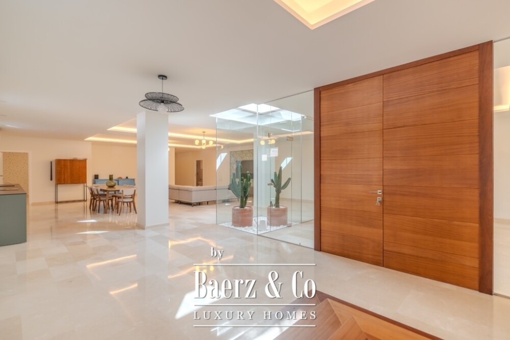 Spacious 5-bedroom villa in Roque del Conde, Tenerife image