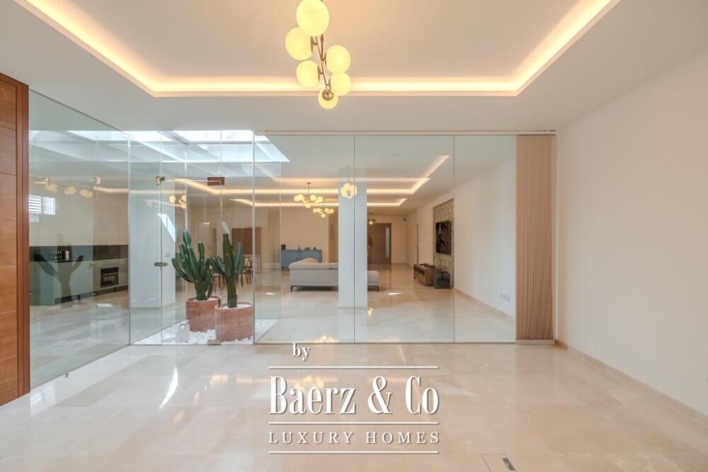 Spacious 5-bedroom villa in Roque del Conde, Tenerife image