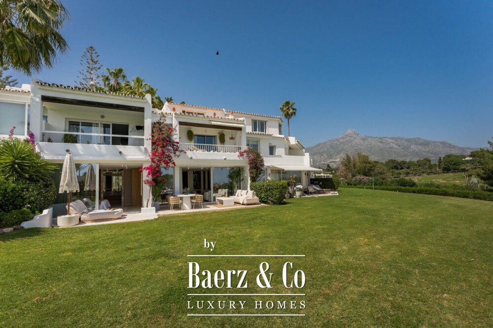 Apartment - Nueva Andalucia - Marbella - Ref: 8727 image