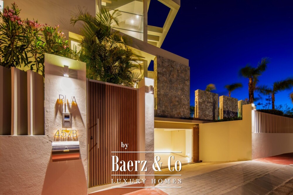 Villa - Nueva Andalucia - Marbella - Ref: 8728 image