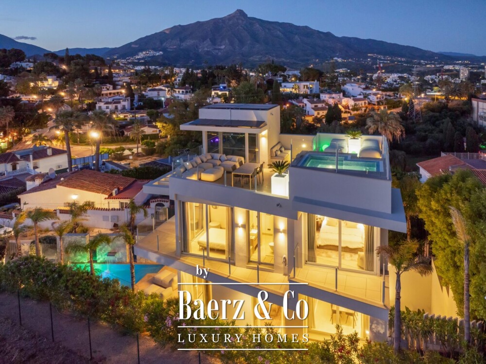 Villa - Nueva Andalucia - Marbella - Ref: 8728 image