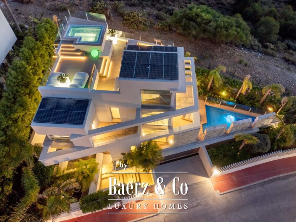 Villa - Nueva Andalucia - Marbella - Ref: 8728 image
