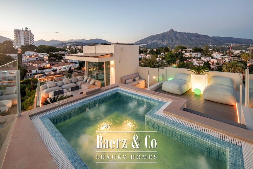 Villa - Nueva Andalucia - Marbella - Ref: 8728 image