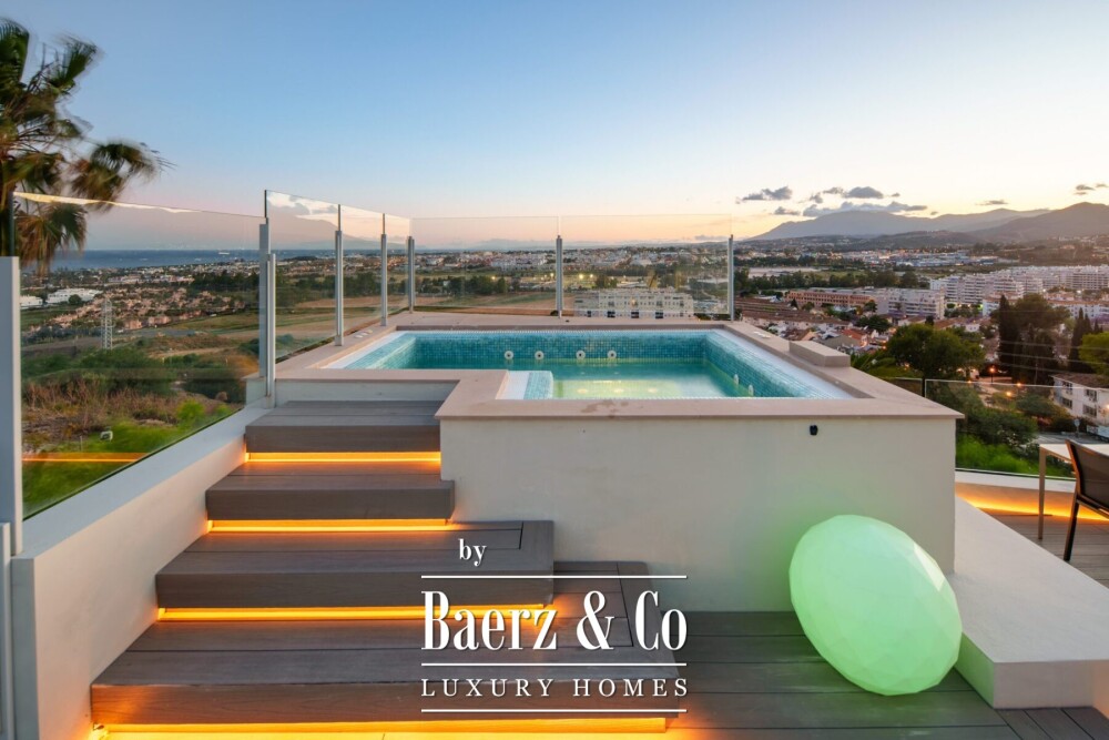 Villa - Nueva Andalucia - Marbella - Ref: 8728 image