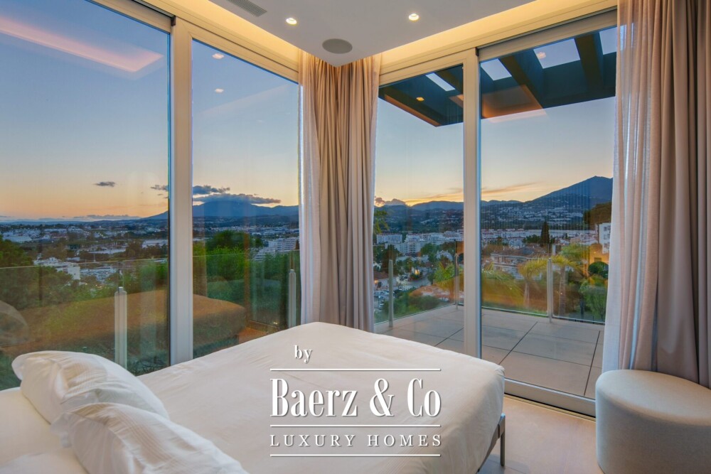Villa - Nueva Andalucia - Marbella - Ref: 8728 image