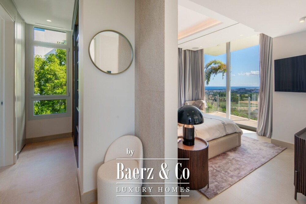 Villa - Nueva Andalucia - Marbella - Ref: 8728 image