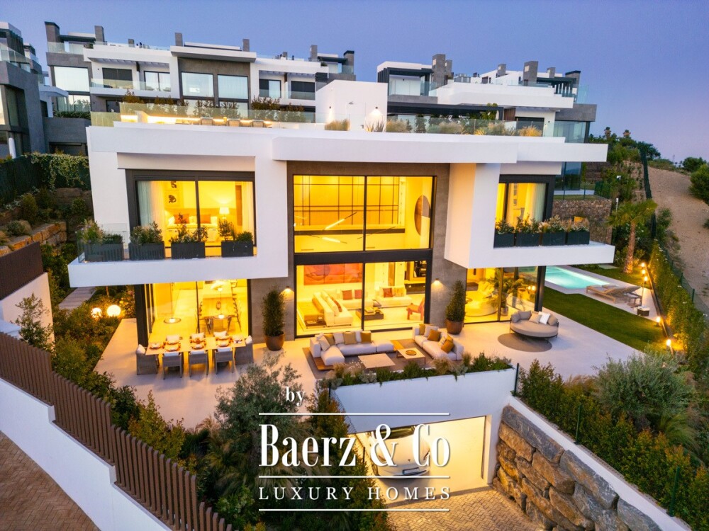 Villa - Marbella East - Ref: 8731 image