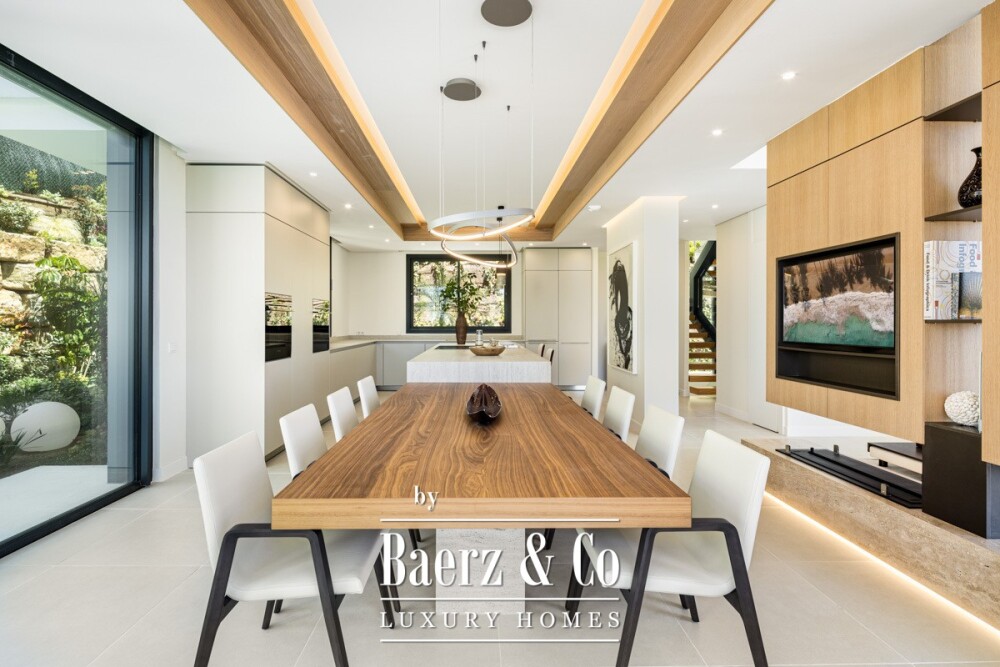 Villa - Marbella East - Ref: 8731 image