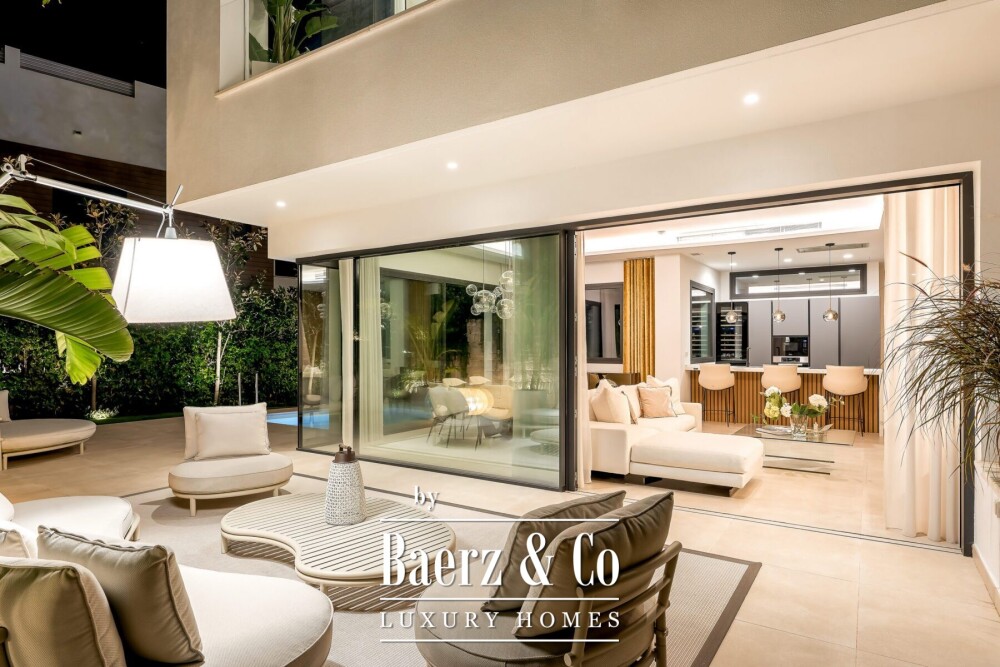 Villa - Sierra Blanca - Golden Mile - Marbella - Ref: 8733 image