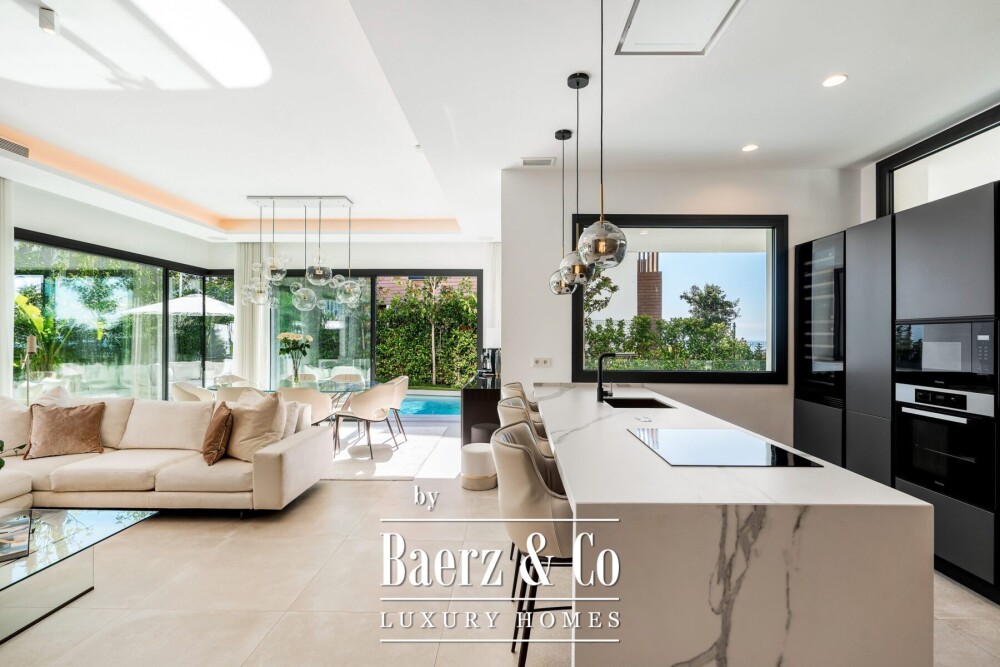 Villa - Sierra Blanca - Golden Mile - Marbella - Ref: 8733 image