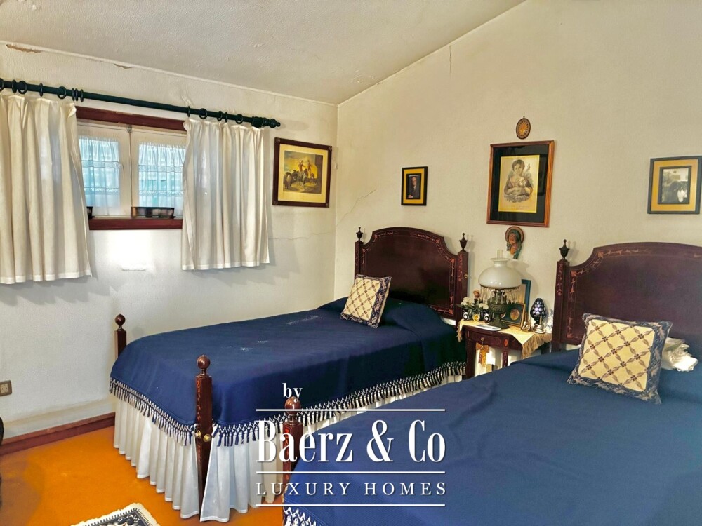 4-Bedroom Villa in Miramar image