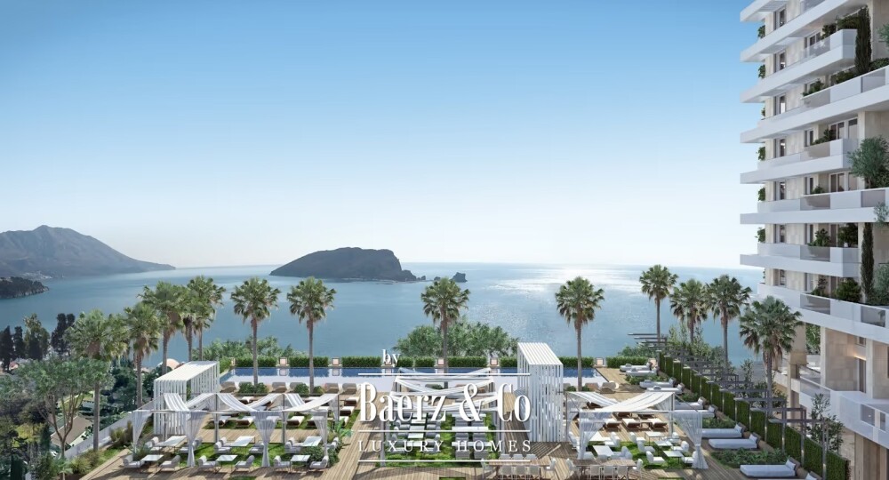 Beachfront Luxurious Apartment close to the Old Town image