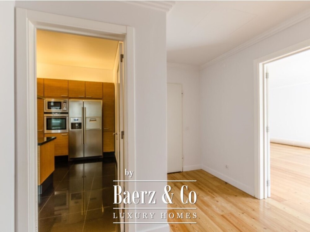 3-bedroom apartment with private parking, in a prime Chiado location image
