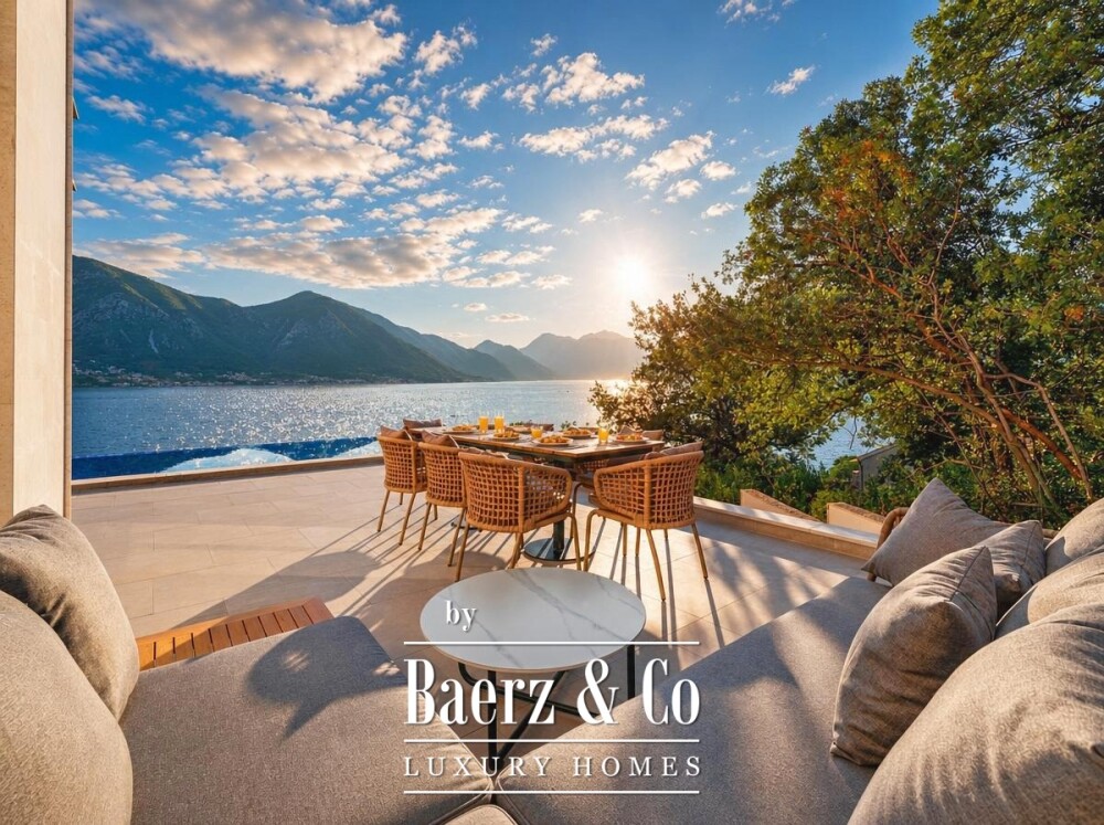 Luxurious VIlla in Kotor with a Sea View and a Pool image