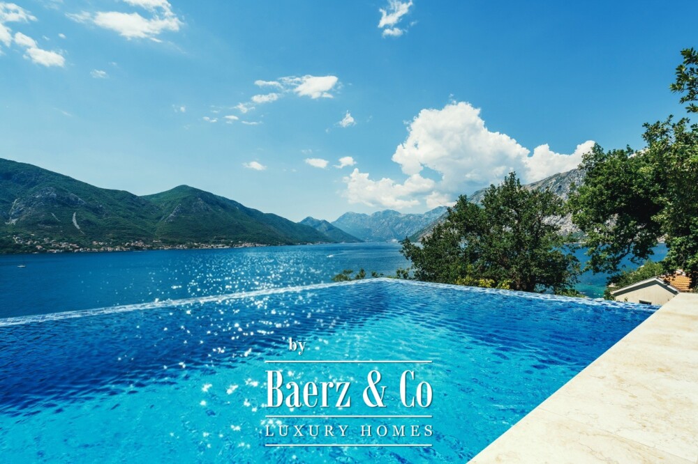 Luxurious VIlla in Kotor with a Sea View and a Pool image