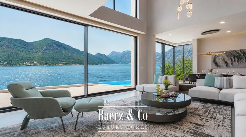 Luxurious VIlla in Kotor with a Sea View and a Pool image