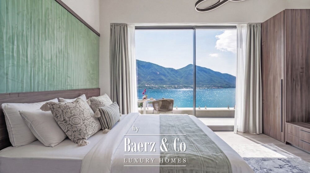Luxurious VIlla in Kotor with a Sea View and a Pool image