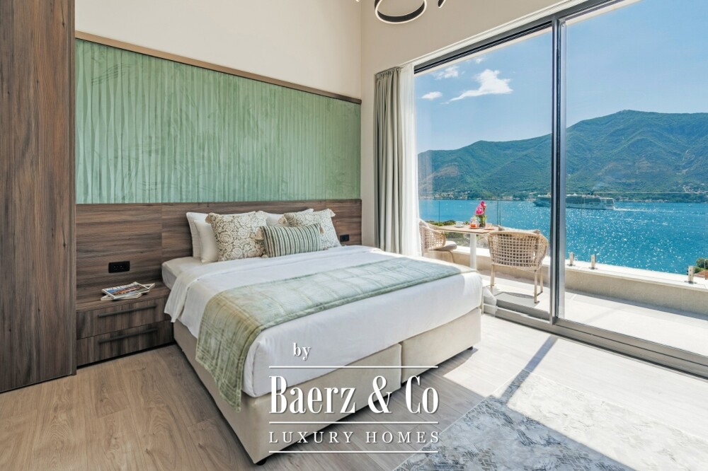 Luxurious VIlla in Kotor with a Sea View and a Pool image