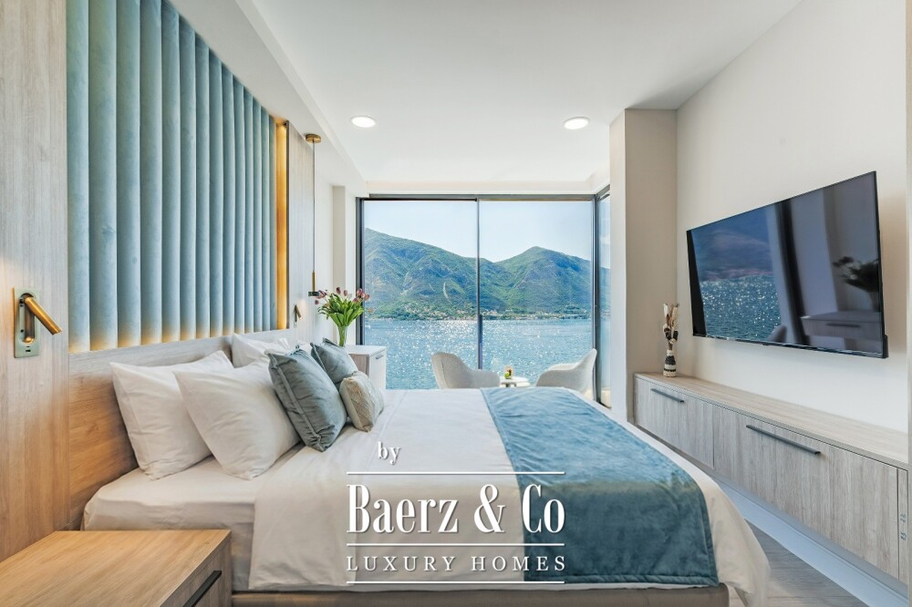 Luxurious VIlla in Kotor with a Sea View and a Pool image