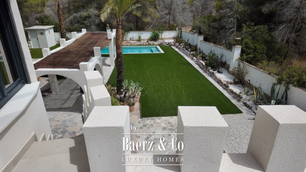 Beautiful luxury home in Albir image