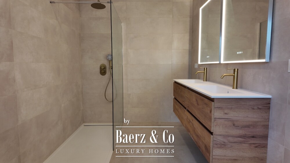 Beautiful luxury home in Albir image